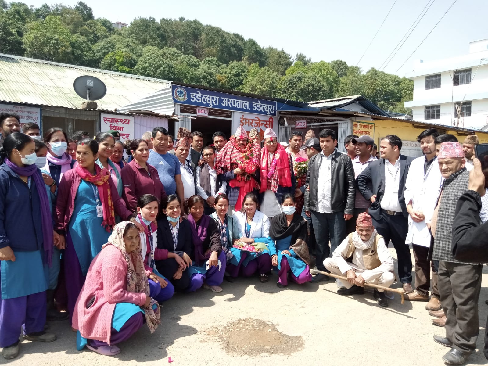 डडेलधुरा अस्पताल विकास समितिका नव नियुक्त अध्यक्ष श्री लक्ष्मण सिंह ज्यु र सदस्य श्री तेज साउद ज्यु को अस्पतालमा स्वागत
