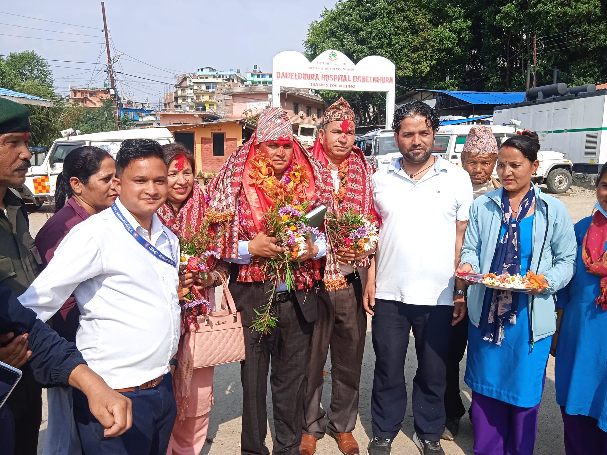 अस्पताल विकास समितिका नव नियुक्त अध्यक्ष श्री करूणाकर ओझा ज्यू, सदस्य श्री देबकी बोहरा भट्ट ज्यू र श्री जनक बहादुर मल्ल ज्यूको अस्पतालमा स्वागत